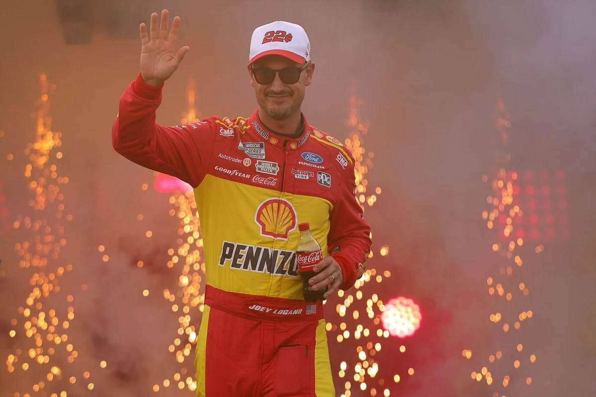 Chasing the Crown: Logano’s Crew Chief Challenges Decades-Old Playoff Strategy as Regular Season Nears Conclusion