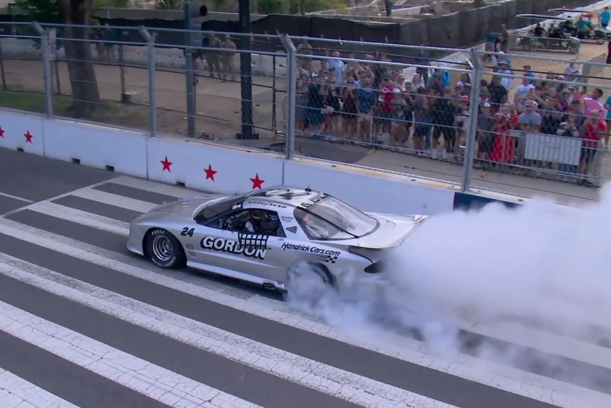 Gordon Dominates Washington D.C. Streets with Twin IROC Victories
