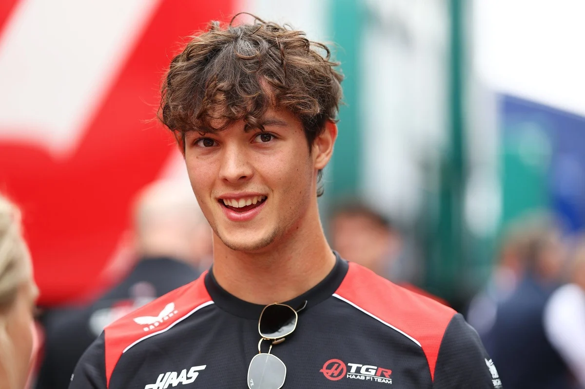 Haas Driver Oliver Bearman Details Profound Emotional Impact of Driving Ayrton Senna’s Iconic 1985 Lotus 97T.