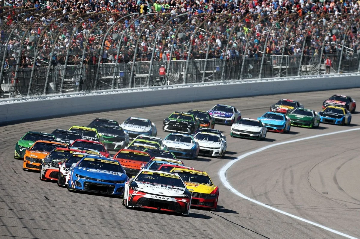 Kansas Speedway Gears Up for Thrilling NASCAR Weekend as Cup Series Leaders Clash