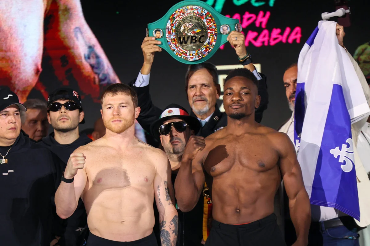 Alvarez Secures Dominant Decision Victory Over Mbilli in Riyadh Title Defense.
